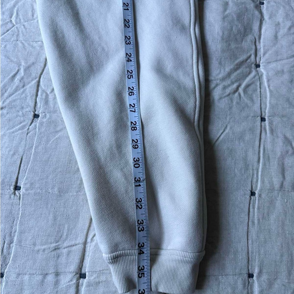 Lululemon - Picture 9 of 9